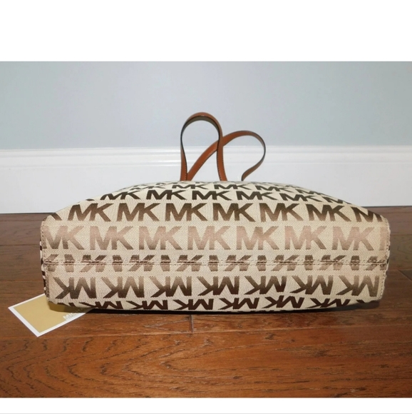 NWT Michael Kors Tote - Picture 4 of 5
